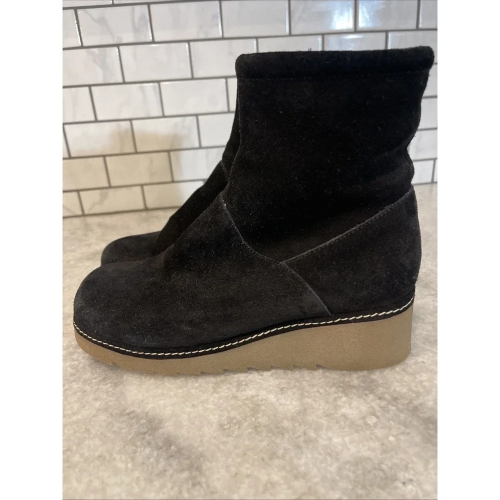 Kenneth Cole Reaction Boots Youth Size 3 Black Suede Leather Chelsea Booties